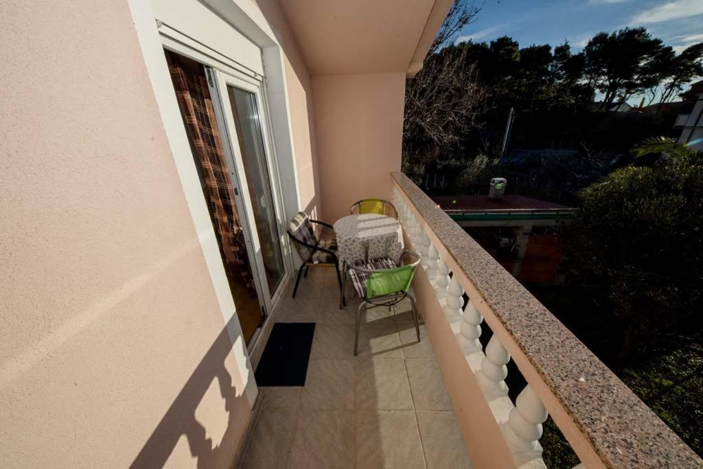 Apartmani Luka Banjol Exterior foto