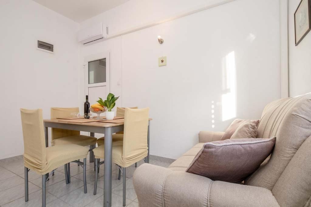 Apartmani Luka Banjol Exterior foto